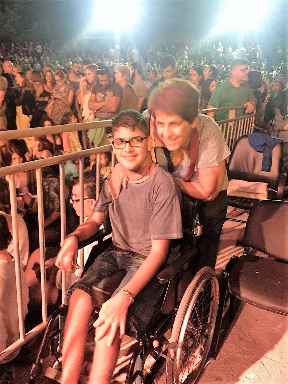 received 1294898437303830